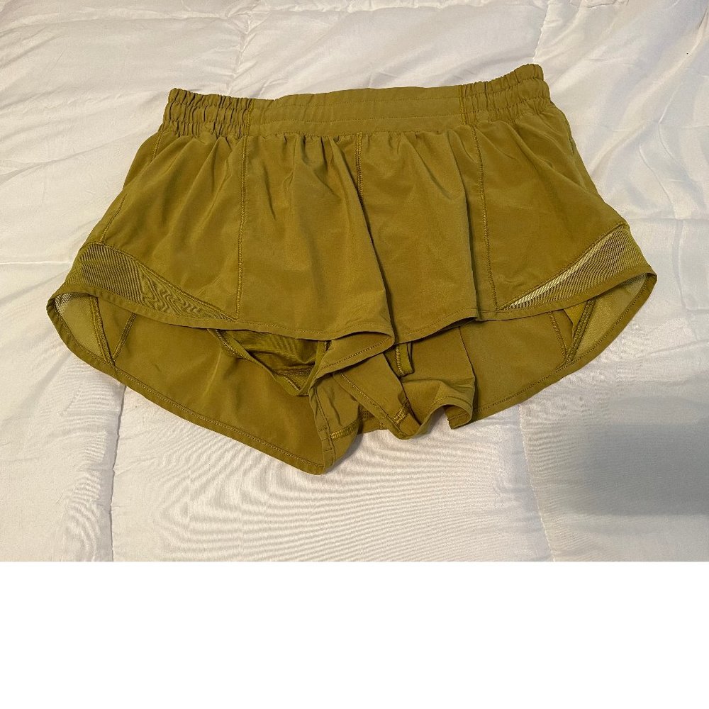 Lululemon Green Hotty Hot 2.5 Shorts Size 10